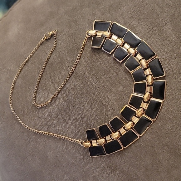 5/$25 Black Geometric Cleopatra Style Bib Necklace - Picture 3 of 8